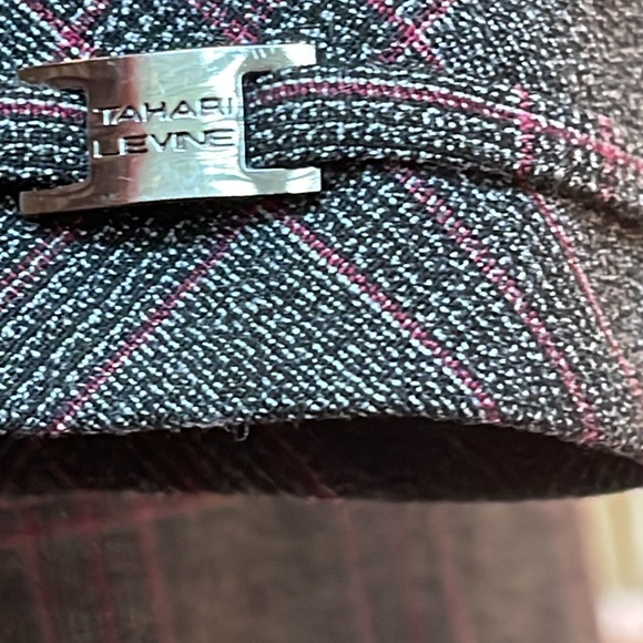 Such a Chic , Classy and Feminine Coat - Picture 6 of 15